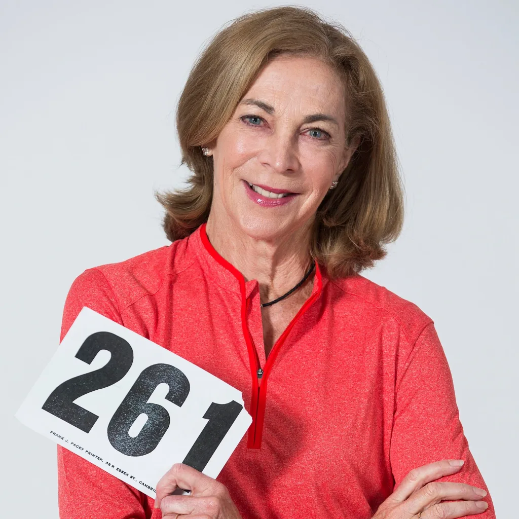 Kathrine Switzer , ritratto con il pettorale simbolo