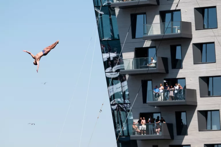 Krystle Wright: la fotografa che vive dentro l’avventura