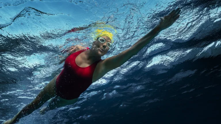 Diana Nyad mentre nuota