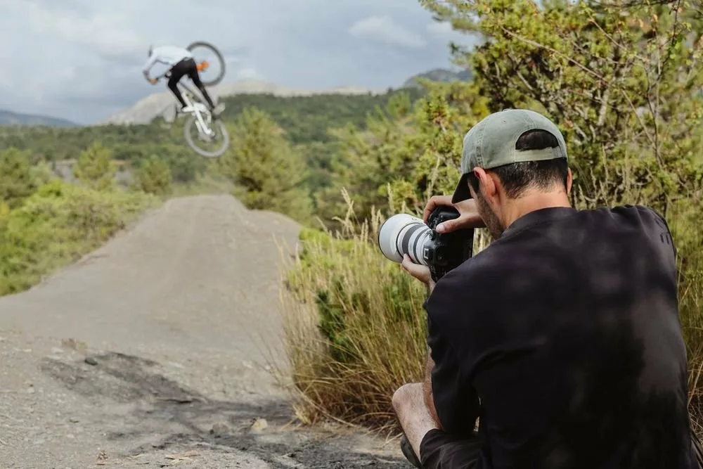 Canon EOS R6 Mark III in uso per scatti di azione veloce