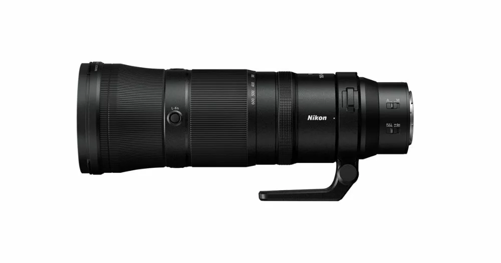 Nikon Z 180-600mm f/5.6-6.3 VR in primo piano